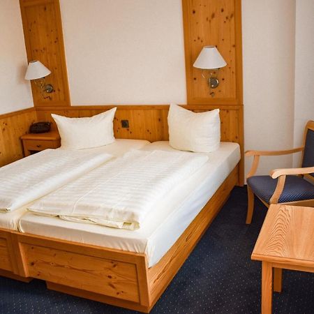 Hotel Bergwiesen - Zimmer Mit Balkon Oder Terasse Lohr am Main Exterior photo