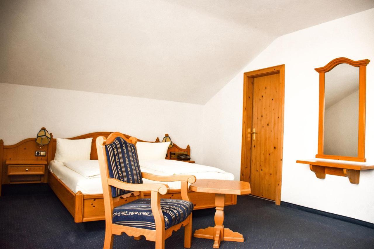 Hotel Bergwiesen - Zimmer Mit Balkon Oder Terasse Lohr am Main Exterior photo