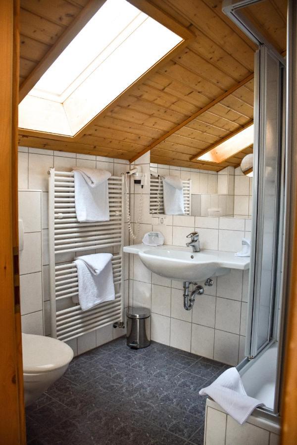 Hotel Bergwiesen - Zimmer Mit Balkon Oder Terasse Lohr am Main Exterior photo